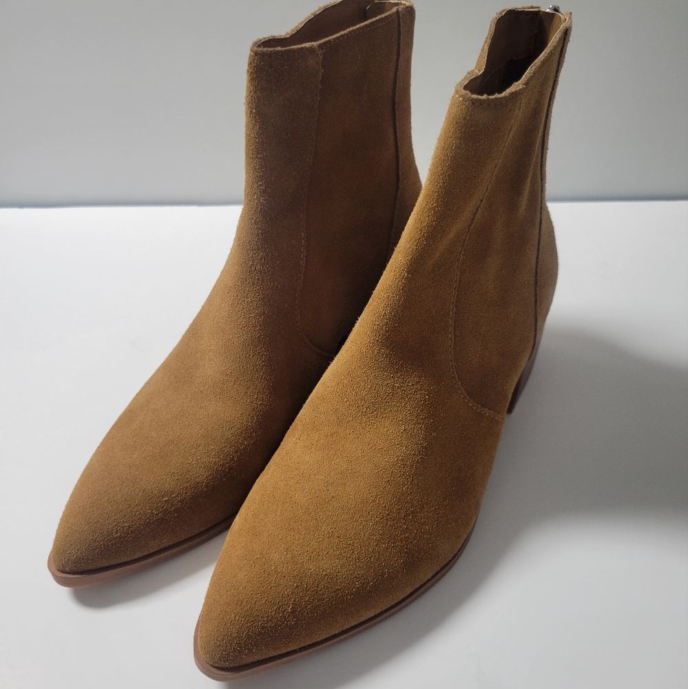 Dolce Vita Avela Sz 8.5 in Caramel Suede. Bootie
